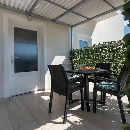 Apartament Livaja