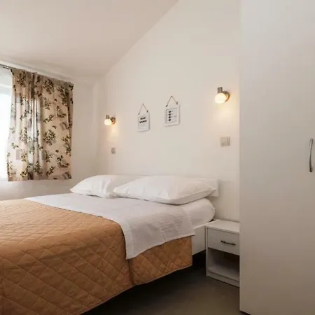 Livaja Apartament *