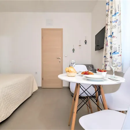 Livaja Appartement *