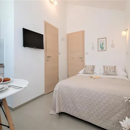 Livaja Appartement *