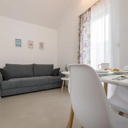 Livaja Appartement *