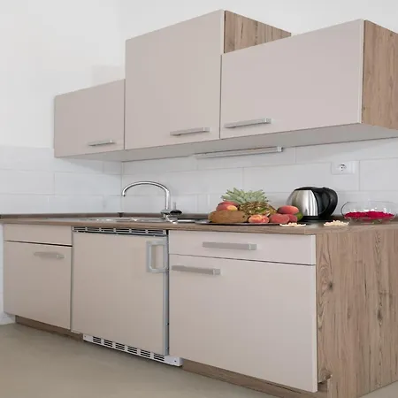 Livaja Appartement *